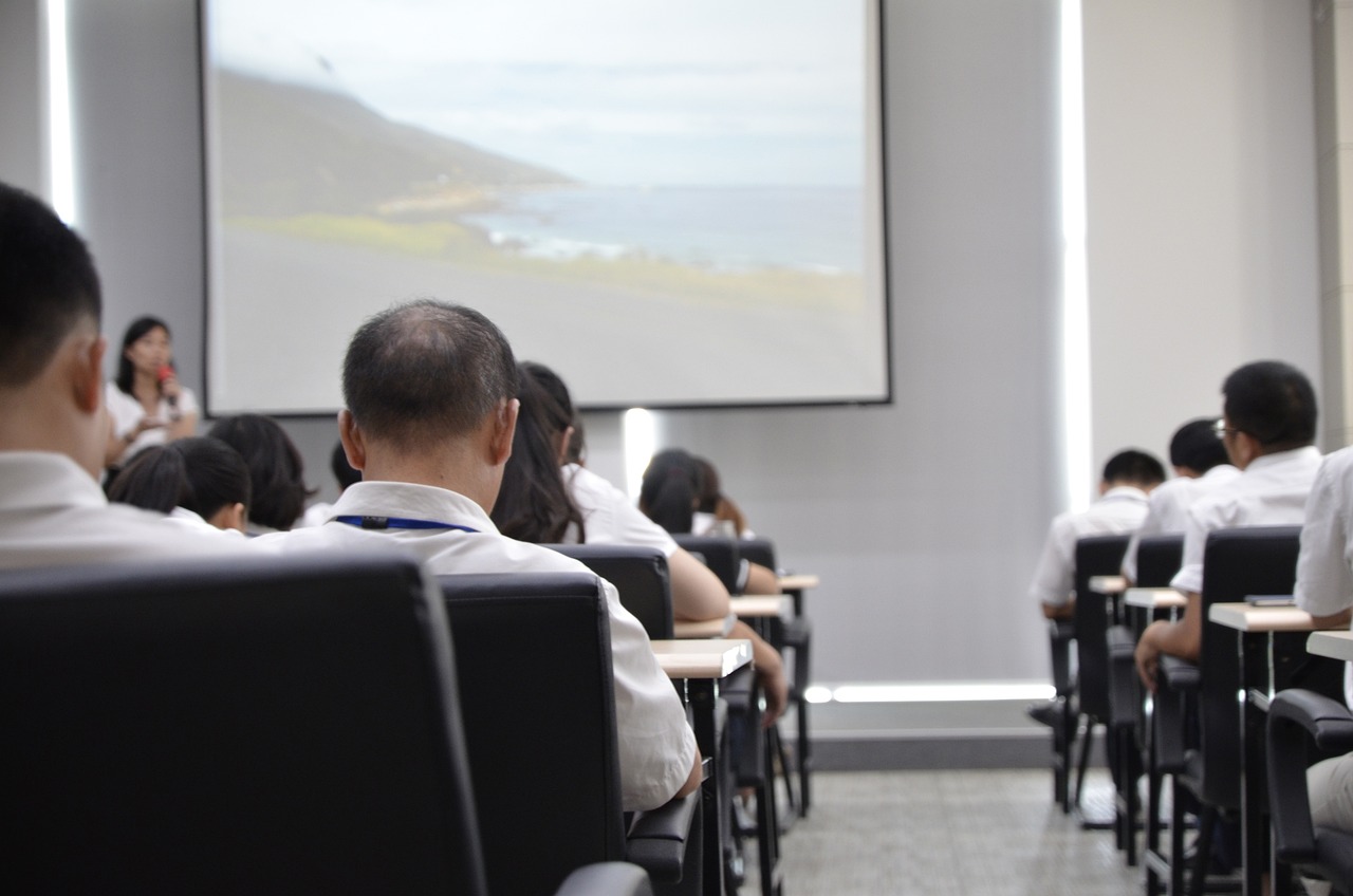 大学生暑期兼职，成长锻炼与自我提升之路